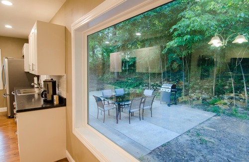 Quincy House | Peaceful, Country Cottage with Open Floor Plan
