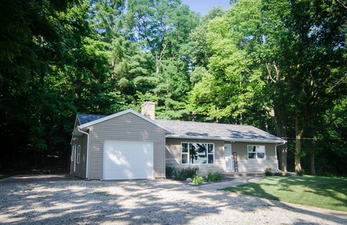 Quincy House | Peaceful, Country Cottage with Open Floor Plan
