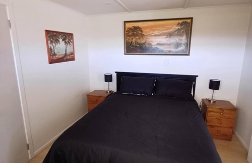Hawera Bed & Breakfast | Peaceful country haven with full kitchen and a mountain view, just out of Hawera