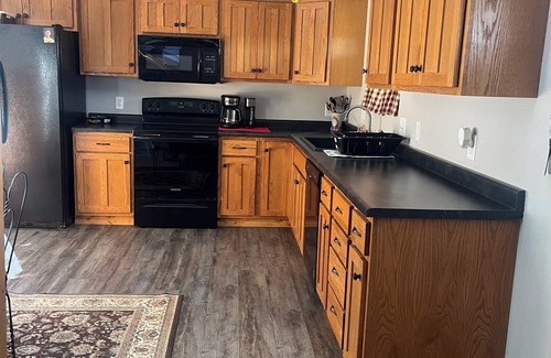McCook House | Peaceful Country Retreat ideal for hunters and families