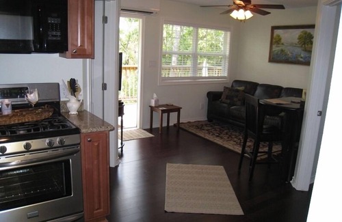 Canyon Creek Cottage | Peaceful Country Setting with FREE TAMU Football Parking