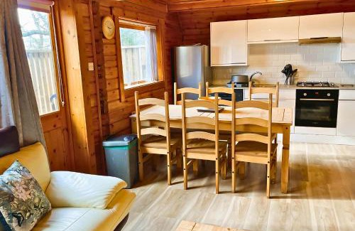Liverton Apartment | Peaceful Cowslip Lodge - Finlake Spa Resort in Devon