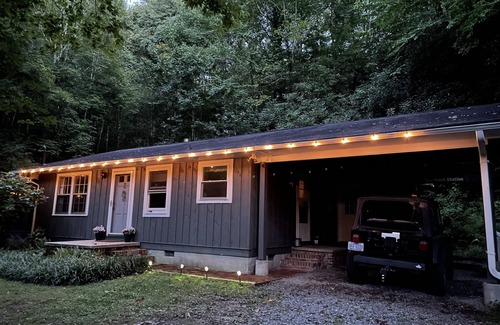 Pisgah Forest House | Peaceful Creekside Cabin – Near Pisgah, DuPont & Mountain Biking Trails
