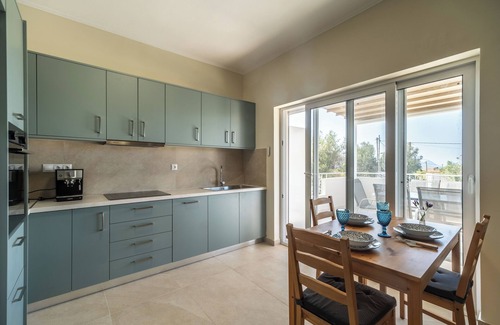 Kokkinon Khorion House | Peaceful Cretan House with Outdoor Space, Wi-Fi, and Family-Friendly Comforts