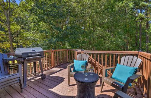 Dallas House | Peaceful Dallas Home with Deck and Charcoal Grill