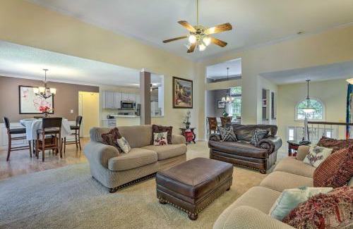 Dallas House | Peaceful Dallas Home with Deck and Charcoal Grill