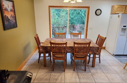 Duvall House | Peaceful Dog-Friendly Home on 10 Acres with Office, Porch & Laundry