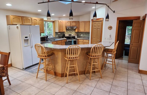 Duvall House | Peaceful Dog-Friendly Home on 10 Acres with Office, Porch & Laundry