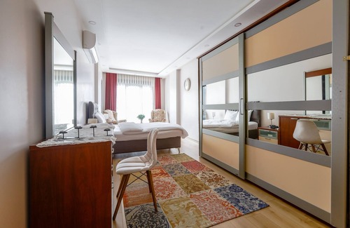 Maltepe Apartment | Peaceful Duplex Flat with Adalar View in Maltepe