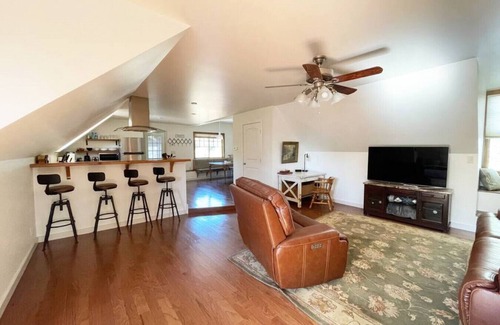 Eagleville House | Peaceful Eagleville retreat with majestic views