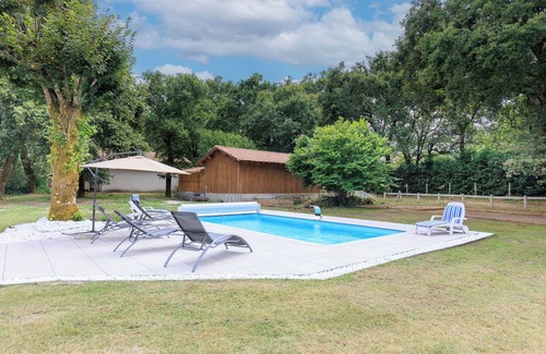 Magescq House | Peaceful Escape at La Résinière: Your Tranquil Retreat in Magescq with Pool and All Modern Comforts
