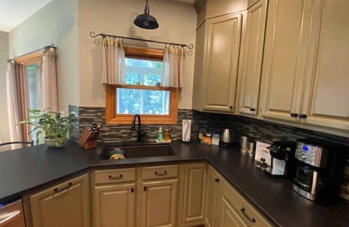 Niles House | Peaceful Escape, near Notre Dame & Lake Michigan!