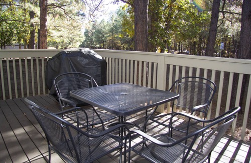 Pinetop Villa | Peaceful Family Friendly Resort Villa w Whirlpool Tub and Attached Garage