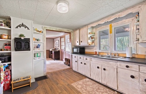 Morgantown Other | Peaceful Farm House - Great for Extended Stays