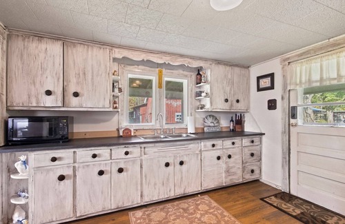 Morgantown Other | Peaceful Farm House - Great for Extended Stays