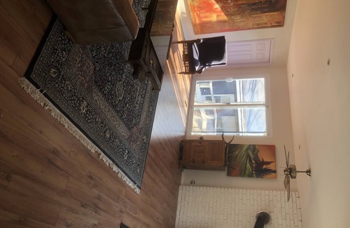 Port Franks Cottage | Peaceful, fun & beautiful oasis, close to beach!