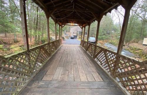 East Stroudsburg House | Peaceful Gateway to Island Creek Cottage