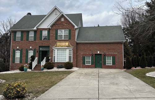 Greensboro House | Peaceful Getaway Minutes from PTI Airport