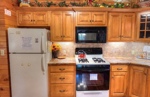 Millersburg Cabin | Peaceful Getaway With Dining & Exploring