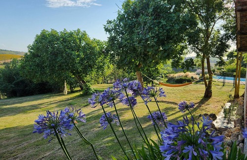 Canens House | Peaceful gîte in the heart of nature with large swimming pool and view of the Pyrenees.