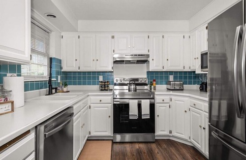 Fairwood House | Peaceful Haven I Stylish Home in North Spokane