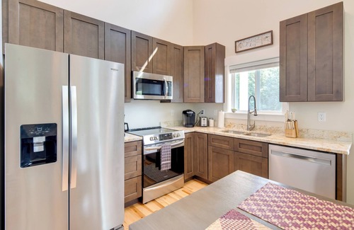 Valley Hill House | Peaceful Hendersonville Home < 2 Mi to Main St!