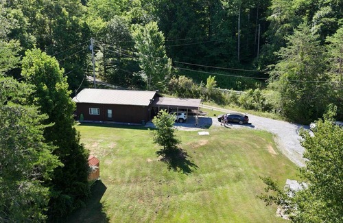 Sevierville Cabin | Peaceful Hilltop Hideaway