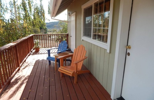 Sebastopol House | Peaceful Home, easy commute