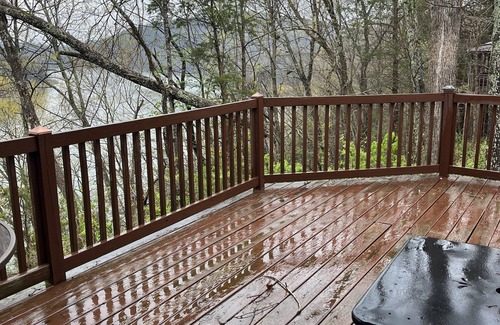 Burnside House | Peaceful home with lake front views! Swimming, fishing, minutes to LCRH
