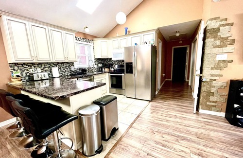 Tunkhannock Township House | Peaceful house with hot tub, private swimming pool, etc.