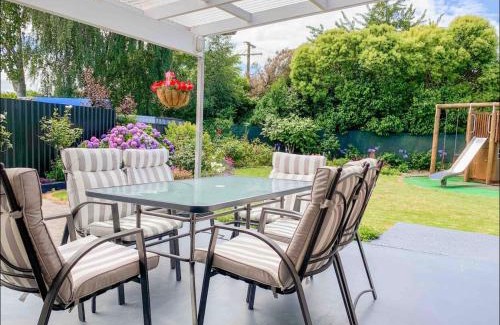 Motueka House | Peaceful House with Kids Playground