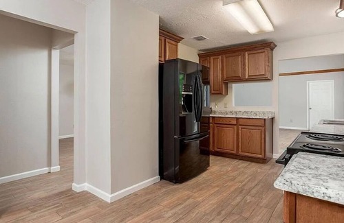 Grogan's Mill House | Peaceful Lakeview Retreat w/Private Backyard – Mins from The Woodlands!