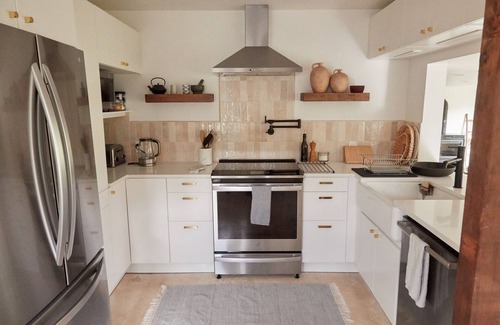 Lewisboro House | Peaceful Light-Filled Guesthouse 1 Hour From NYC