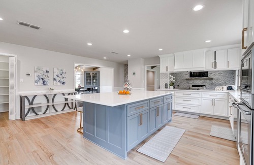 Judson House | Peaceful Longview Home w/Pond, 6 Mi to Downtown!