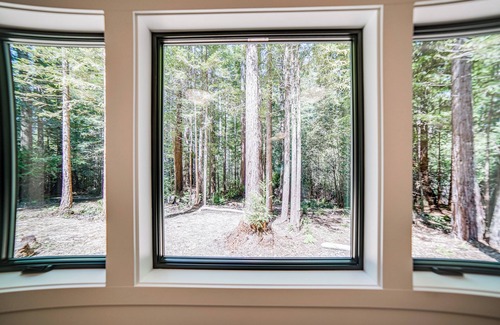 Mendocino Cottage | Peaceful Mendocino Cottage Surrounded By Redwoods