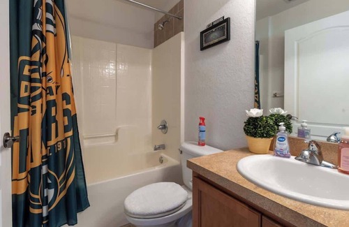 Lakeland House | Peaceful Modern Room Near I4