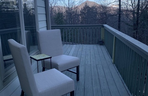 Lake Lure House | Peaceful mountain retreat with resort lake amenities