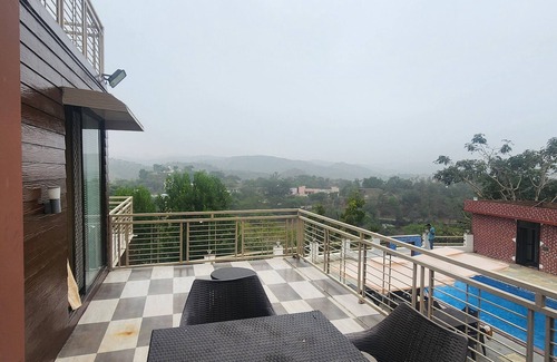 Bedla Villa | Peaceful Mountain view 3 bhk Villa with private pool