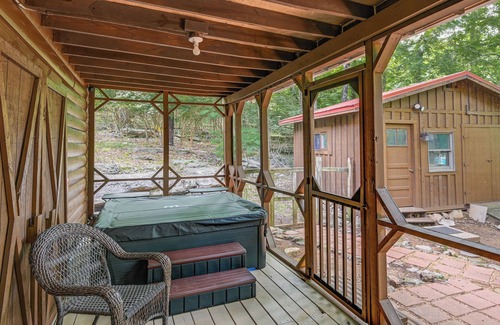 Mount Juliet Cabin | Peaceful Mt Juliet Cabin w/Hot Tub & Fire Pit