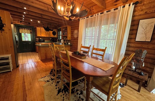 Franklin Cabin | Peaceful Mtn Cabin for 6 private w/wifi & firepit