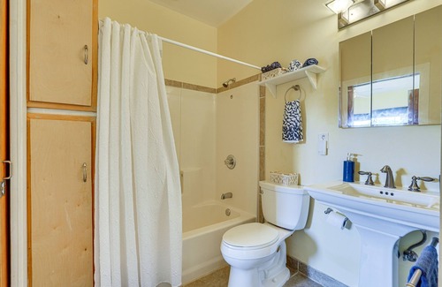Waiohinu House | Peaceful Naalehu Paradise: 5 Mi to Beach!