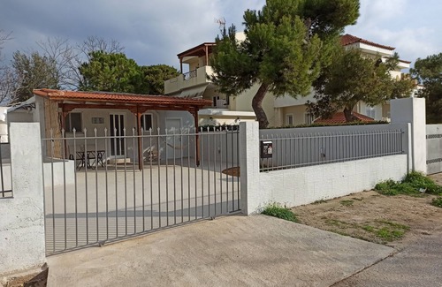 Spata-Artemida House | Peaceful neighborhood 300 m from the beautiful beaches of Artemida Town