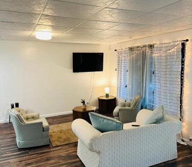 Buffalo House | Peaceful Nest 30 minutes away from Niagara Falls