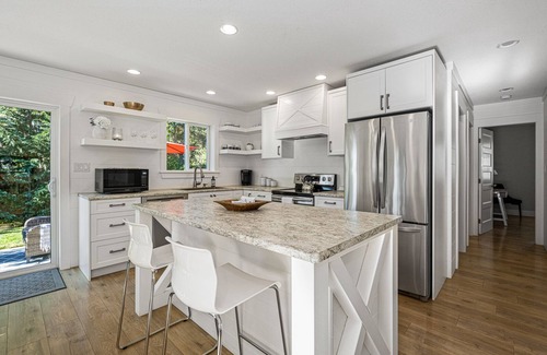 Courtenay House | Peaceful Parkside Cottage
