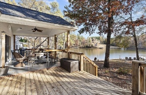 Cross Hill Cottage | Peaceful Pet Friendly 3BR 2BA Cottage w/dock!
