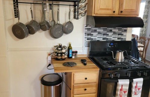 Geneva House | Peaceful, pet friendly and newly remodeled Geneva home