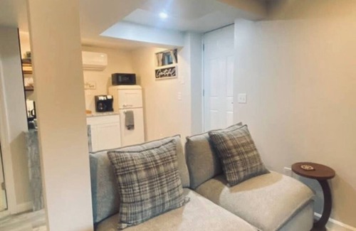 Hanson Apartment | Peaceful Pines Haven~ cozy studio near the ponds
