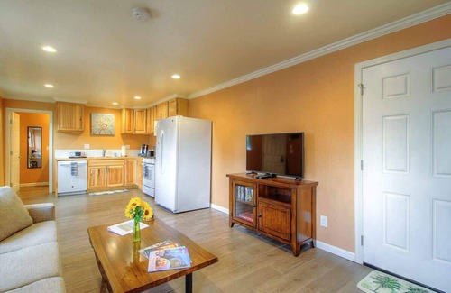 Healdsburg House | Peaceful place for traveling nurses!