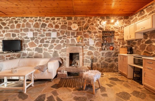 Kontos House | Peaceful place is located in one of the most beautiful and quiet