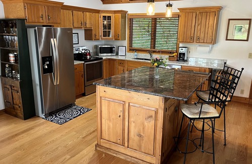 East Troy House | Peaceful & "Pleasant" Lake Retreat on "The Point"